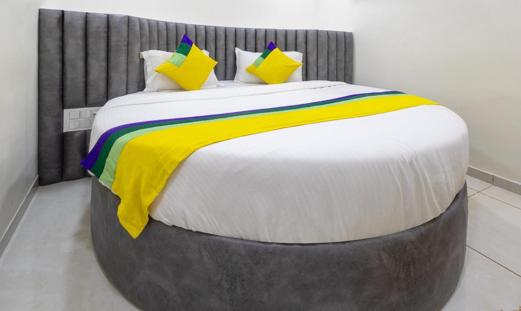 Itsy Hotels Signature, Nehru Nagar 阿穆达巴 外观 照片