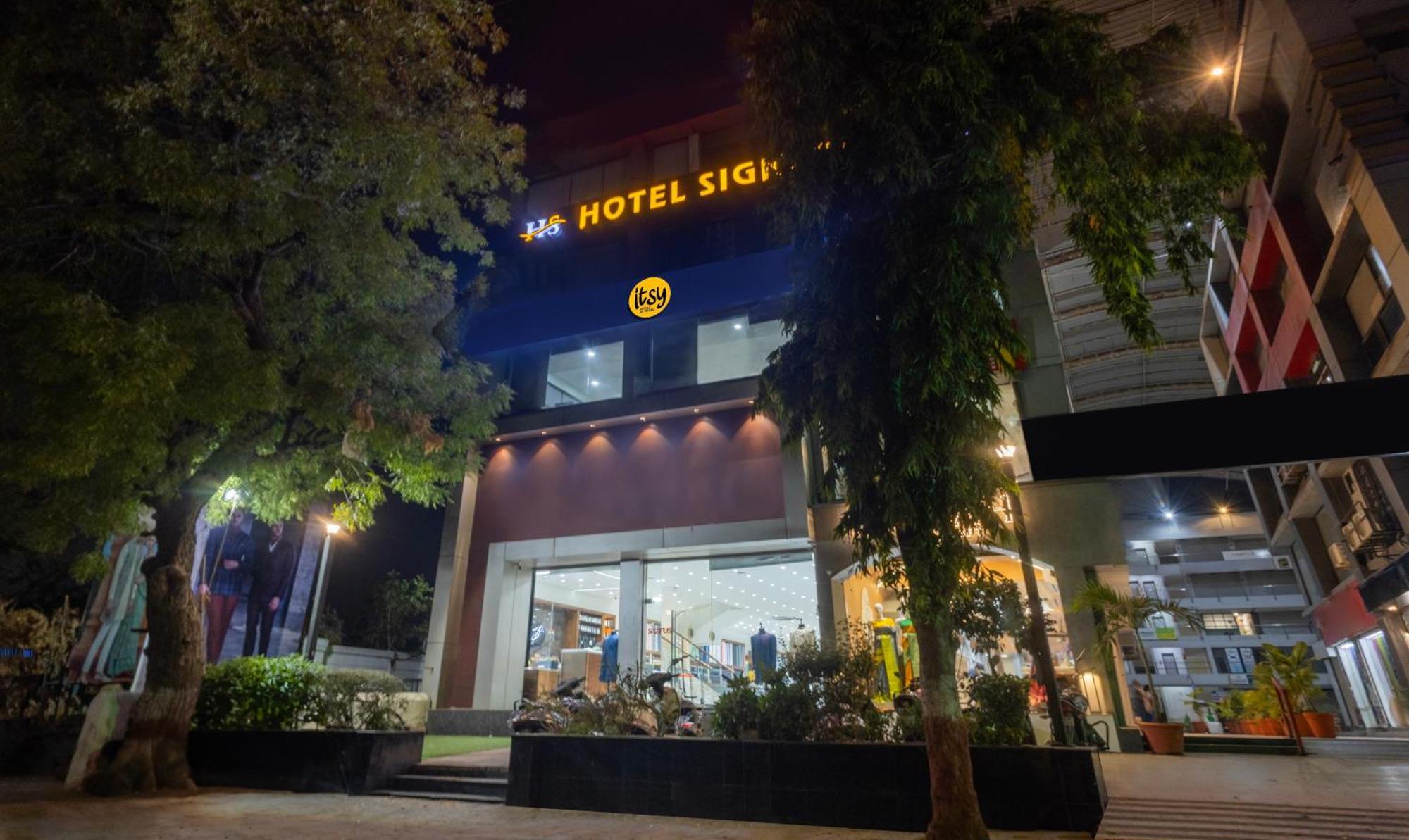 Itsy Hotels Signature, Nehru Nagar 阿穆达巴 外观 照片